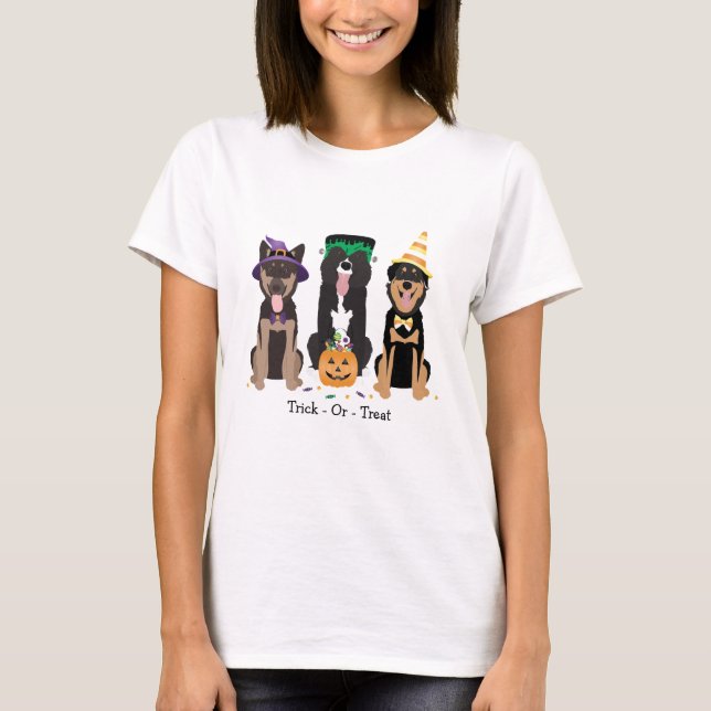 Camiseta Trick Ou Tratem Cães Em Fatos De Halloween (Frente)