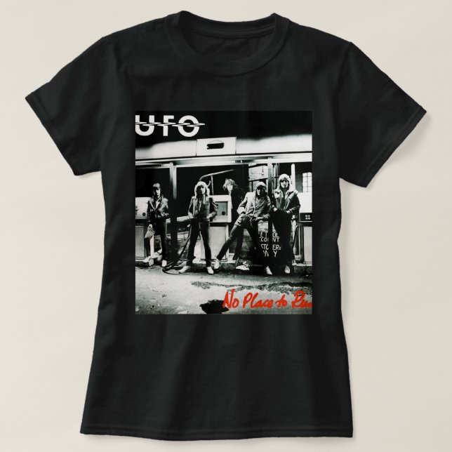 Camiseta Triffids tree e in white- tree por Martyn Casey (Frente do Design)