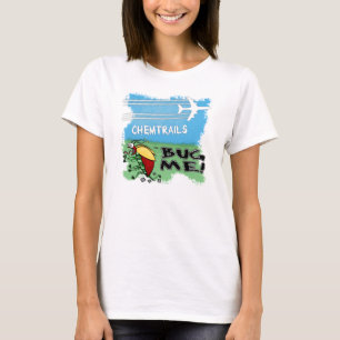 Camiseta Trilhas Químicas Me Bugam - Avião pulverizando tri
