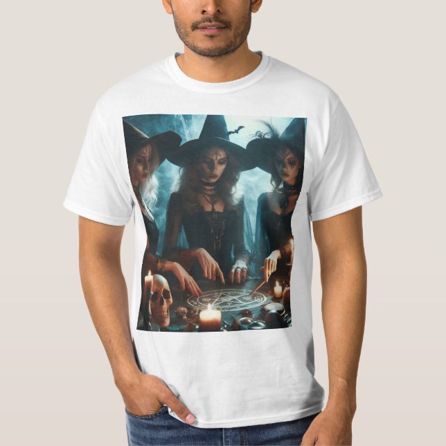 Camiseta Trío de brujas haciendo magia negra (Frente)