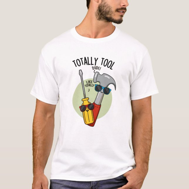 Camiseta Trocadilho Totalmente Ferramenta de Manoel  (Frente)