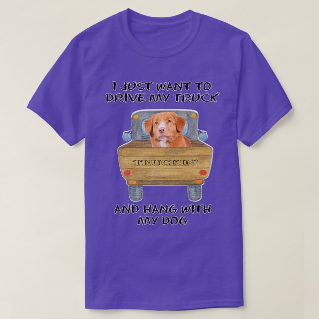 Camiseta Truck Driving Dog Nova Scotia Duck Tolling Retriev (Frente do Design)