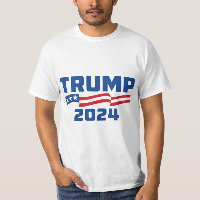 Camiseta Trump 2024 American Flag Adult Short Sle (Frente)