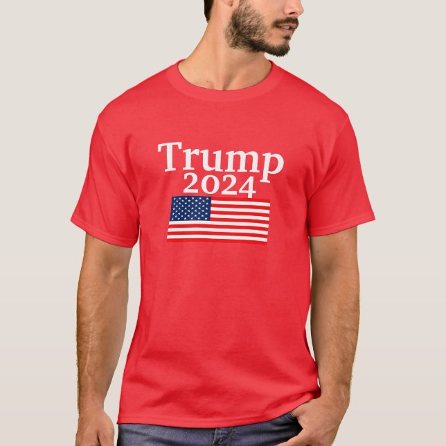 Camiseta Trump 2024 American Flag Red Donald Trump T-Shirt (Frente)