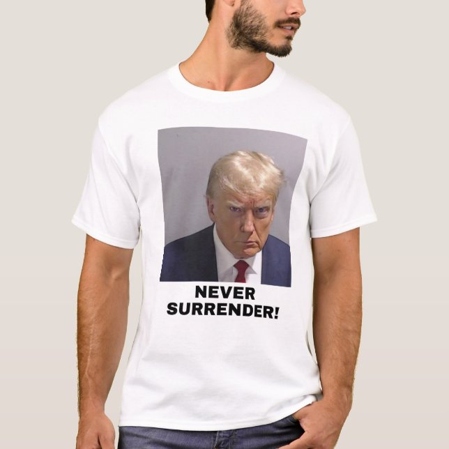 Camiseta Trump 2024 Nunca Rende (Frente)