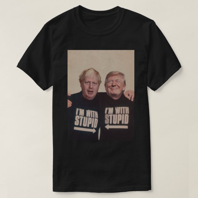 Camiseta Trump e Boris Johnson - Eu_m com Estúpidos (Frente do Design)