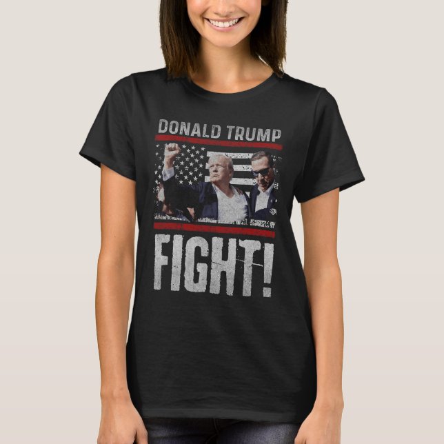 Camiseta Trump Fist Shirt American Flagtep Trump Fight (Frente)