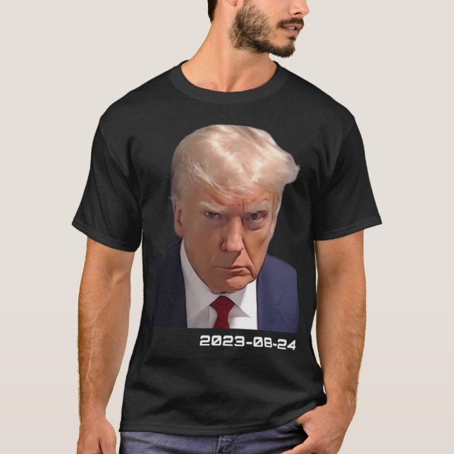Camiseta Trump Mugshot (Colorido) (Frente)