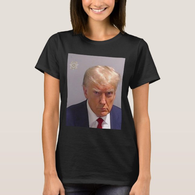 Camiseta Trump Mugshot Tee - Icônico E Engraçado (Frente)