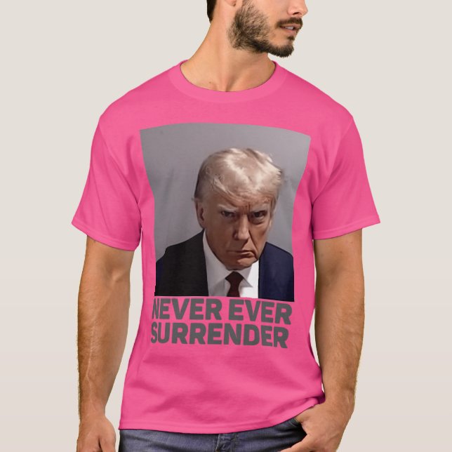 Camiseta Trump Nunca Renderse (Frente)