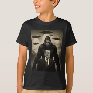 Camiseta Trump Pé Grande Ufo Encontro Alien Invasão Uap Div