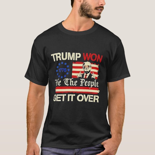 Camiseta Trump venceu nós, as Pessoas, superamos a inaguraç (Frente)
