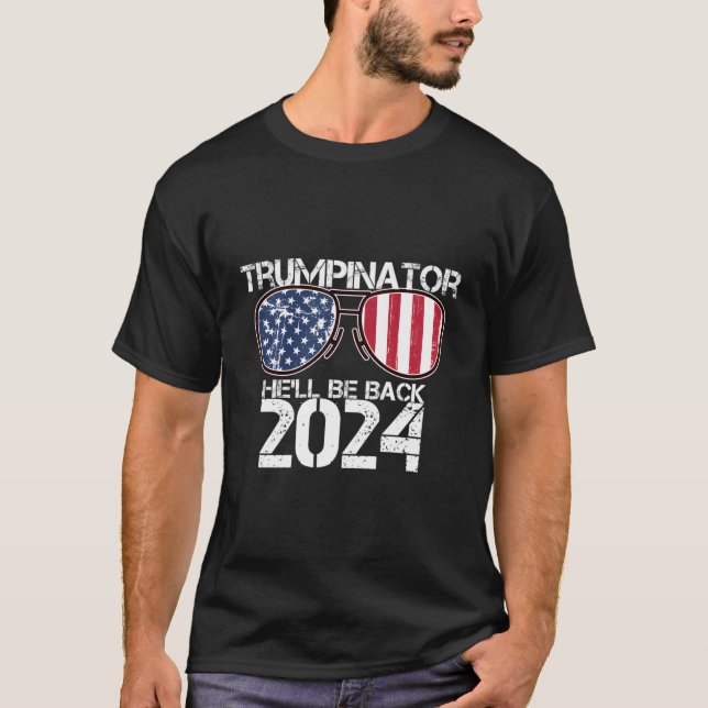 Camiseta Trumpinator Ele Voltará Em 2024 (Frente)
