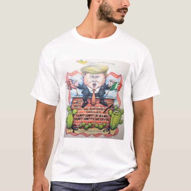 CAMISETA TRUMPTY DUMPTY SAT EM UMA PAREDE (Frente)