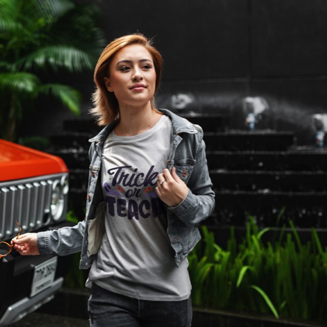 Camiseta Truque Ou Ensino Halloween (Criador carregado)