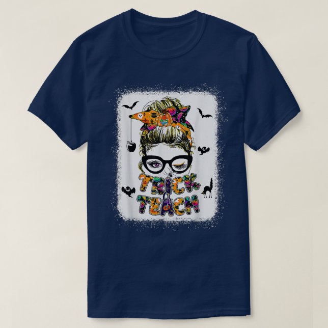 Camiseta Truque Ou Ensino Um Professor Estranho, Mmm Hallow (Frente do Design)