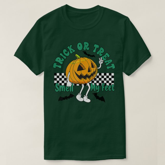 Camiseta Truque ou trato cheira meu pé dizendo Hallowee Eng (Frente do Design)