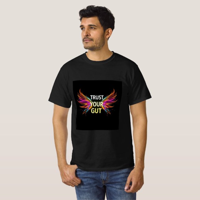 Camiseta Trust Your Gut T-Shirt | Wings of Discovery Motiva (Frente Completa)