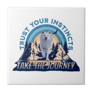 Camiseta Trust Your Instincts Lobo Ártico