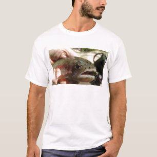 Camiseta Truta nas Mãos