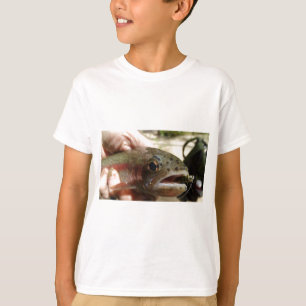 Camiseta Truta nas Mãos