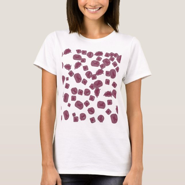 Camiseta Tshirt with fantastic roses on white background (Frente)