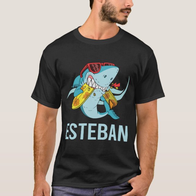 Camiseta Tubarão Engraçado - Nome Esteban (Frente)