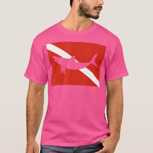 Camiseta Tubarão Num Mergulhador De Bandeira De Mergulho