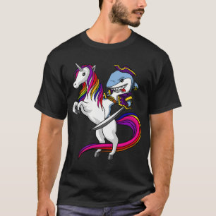 Camiseta Tubarão Pirata Montando Unicórnio