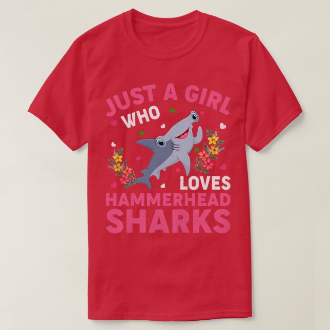 Camiseta Tubarões Alojam Apenas Uma Menina Que Ama Hammerhe (Frente do Design)