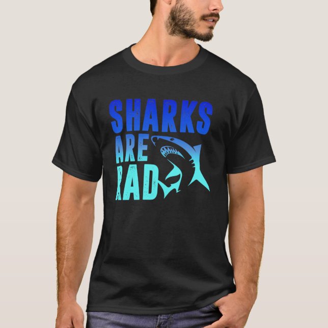 Camiseta TUBARÕES SÃO A RAD Shark Boy Toddler Kid School (Frente)