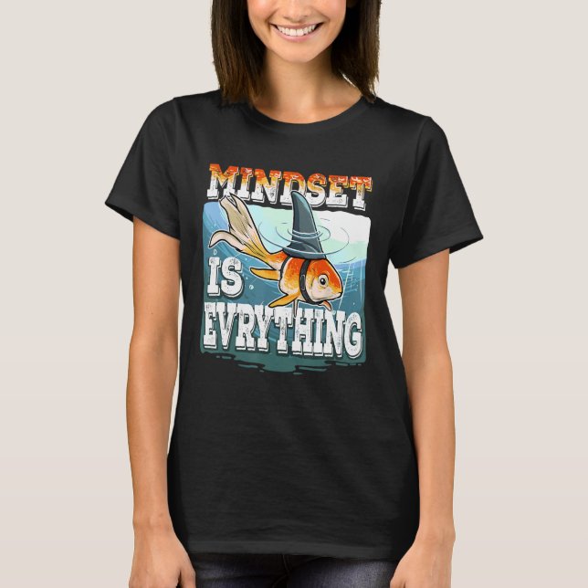 Camiseta Tudo Mindset Goldfish Shark Fin Inspirationa (Frente)