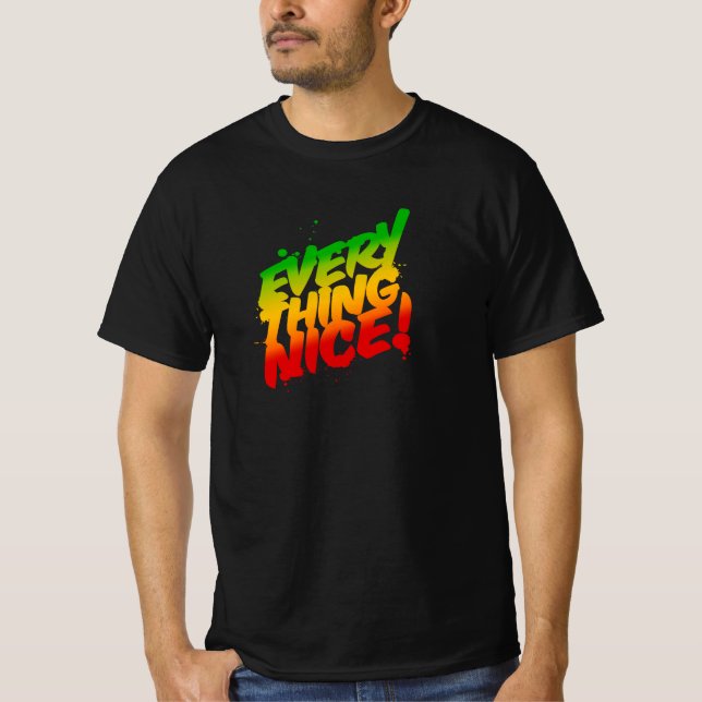 Camiseta Tudo Muito Bom, Rasta Typografia Reggae T-Shirt (Frente)