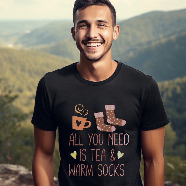 Camiseta Tudo o que você precisa é de homens de meias de ch (All you need is Tea & Warm socks men's T-Shirt)