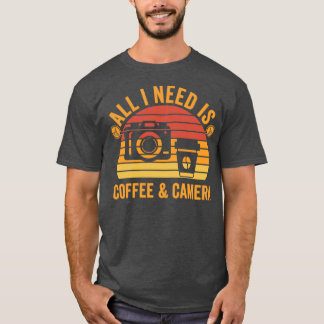 Camiseta Tudo que preciso é café e câmera