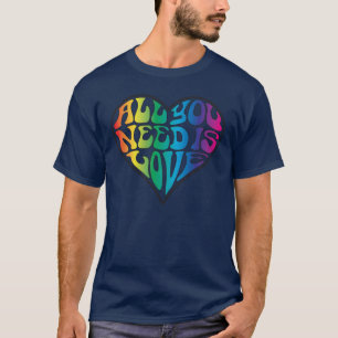 Camiseta Tudo que você precisa é amor - letras do arco-íris