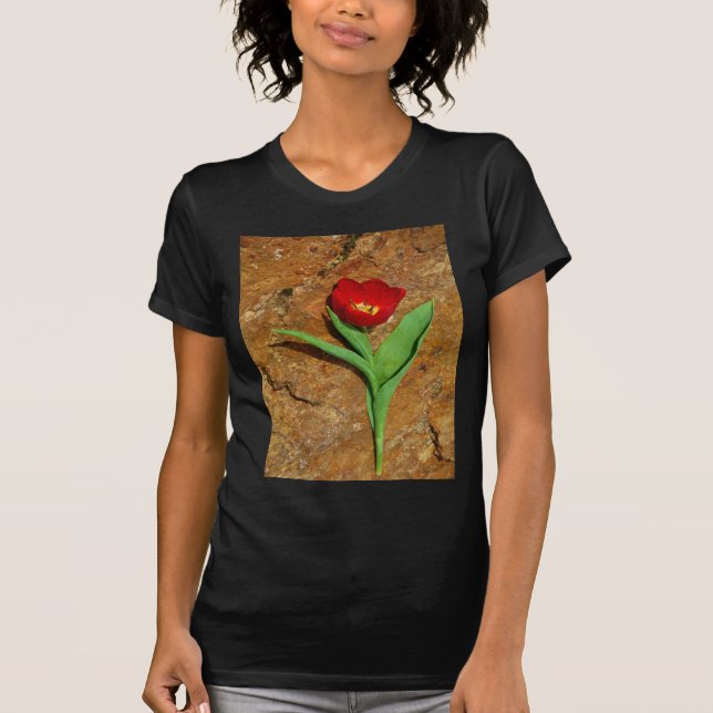 Camiseta Tulipa Amarela e Vermelha (Frente)