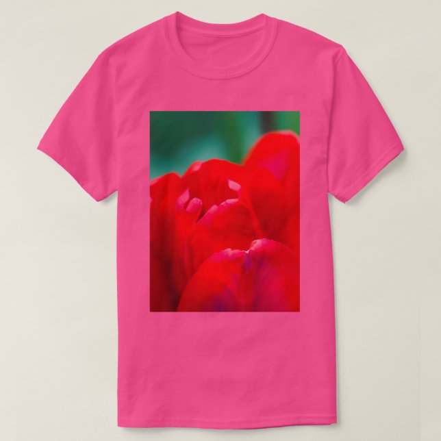 Camiseta Tulipa vermelha linda num leve e desfocado fundo v (Frente do Design)