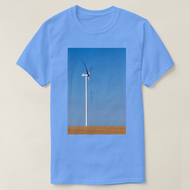 Camiseta turbina eólica no campo de trigo no Verão (Frente do Design)