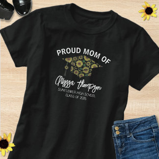 Camiseta Turma de 2026 Floral Grad Cap Mãe Orgulhosa