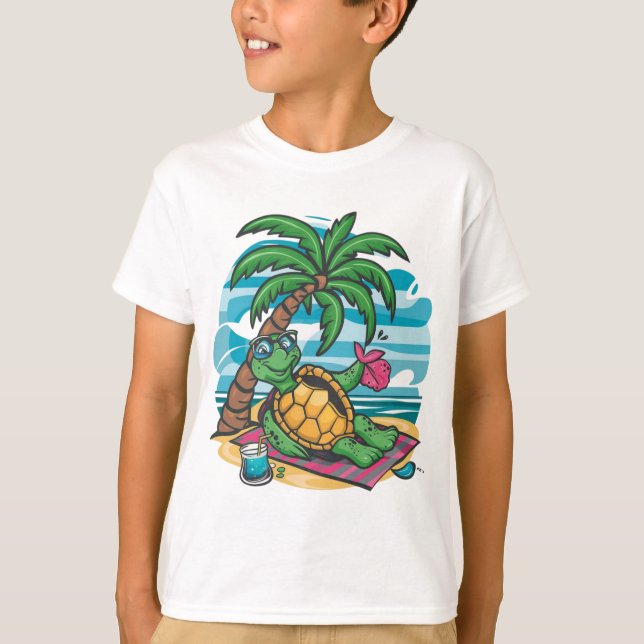 Camiseta Turtle Chilling perto da praia (Frente)