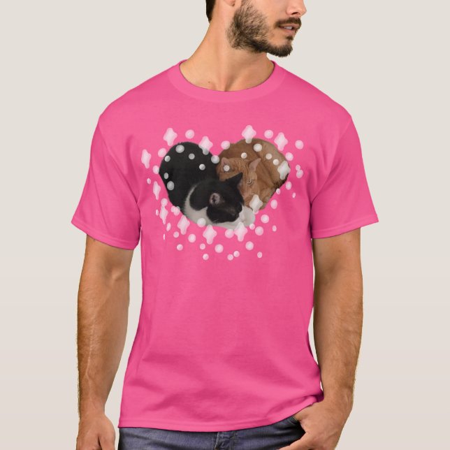 Camiseta Two Cats Making Heart (Frente)
