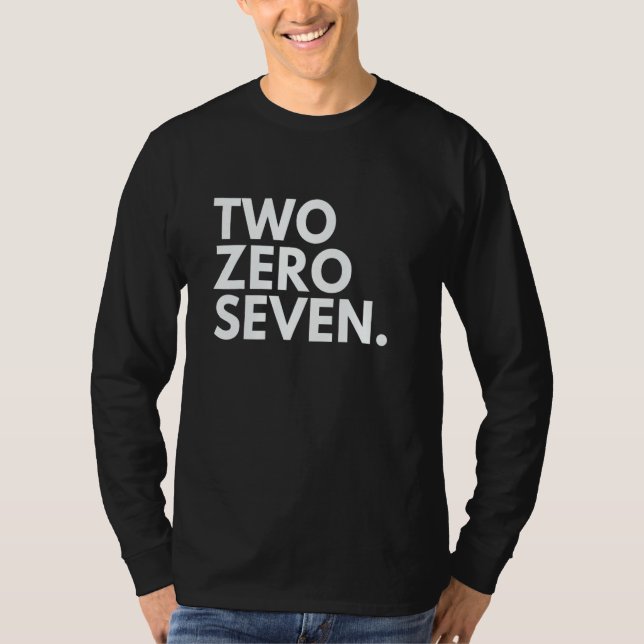 Camiseta TWO ZERO SEVEN Area Code 207 Portland ME Maine USA (Frente)