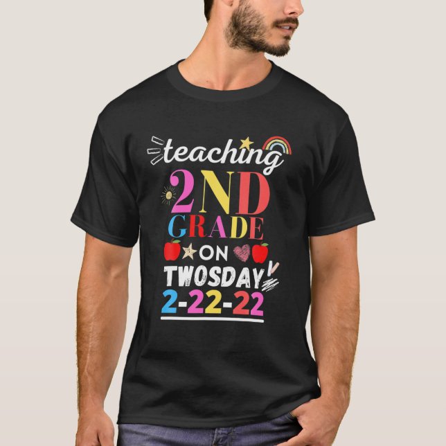 Camiseta Twosday 02-22-2022 Tuesday February 2Nd 2022 Funny (Frente)