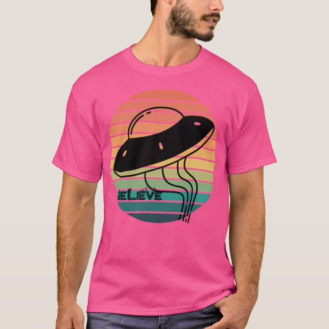 Camiseta Ufo Vintage Art (Frente)