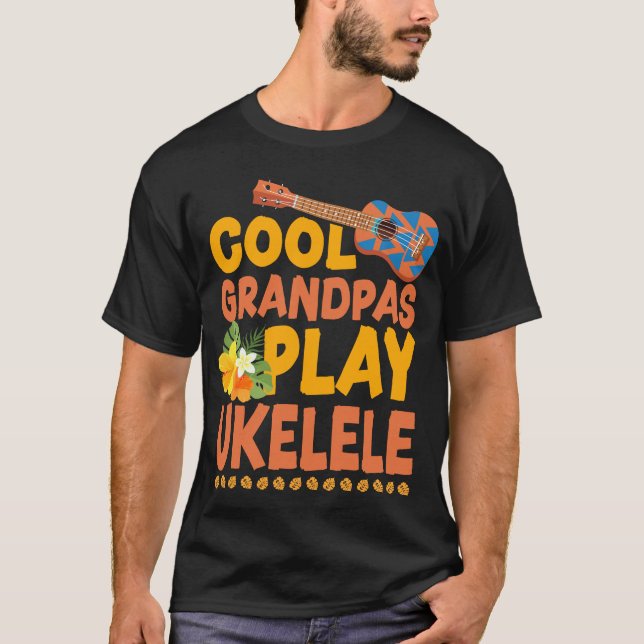 Camiseta Ukulele Legal Grandpas Play Ukulele (Frente)