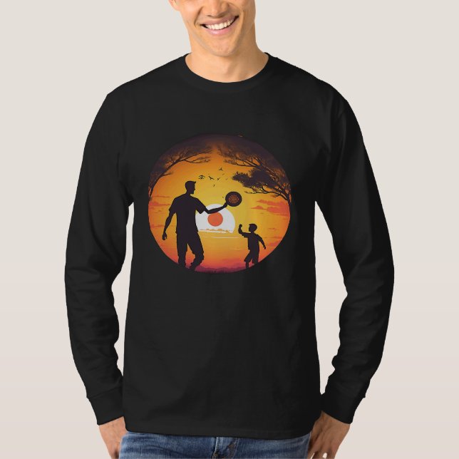Camiseta Ultimate Frisbee Fans Father and Son Playing Frisb (Frente)
