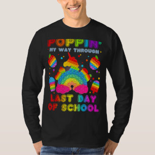Camiseta Último Dia Da Escola E Ainda Um Feliz Graduado