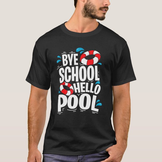 Camiseta Último Dia de Nadação na Piscina da Faculdade de T (Frente)