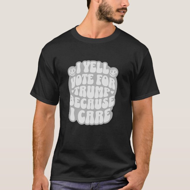 Camiseta Ultra Maga Mãe Trump 2024 Condenado Felon Presi (Frente)